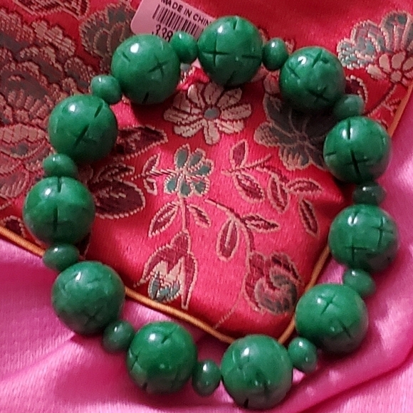 Burmese Green Jade Bead Stretch Bracelet